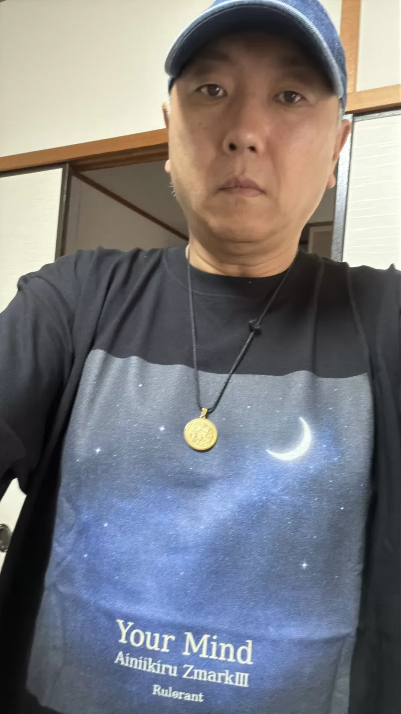 ライブ衣装、オリジナルアーティストグッズ見本。