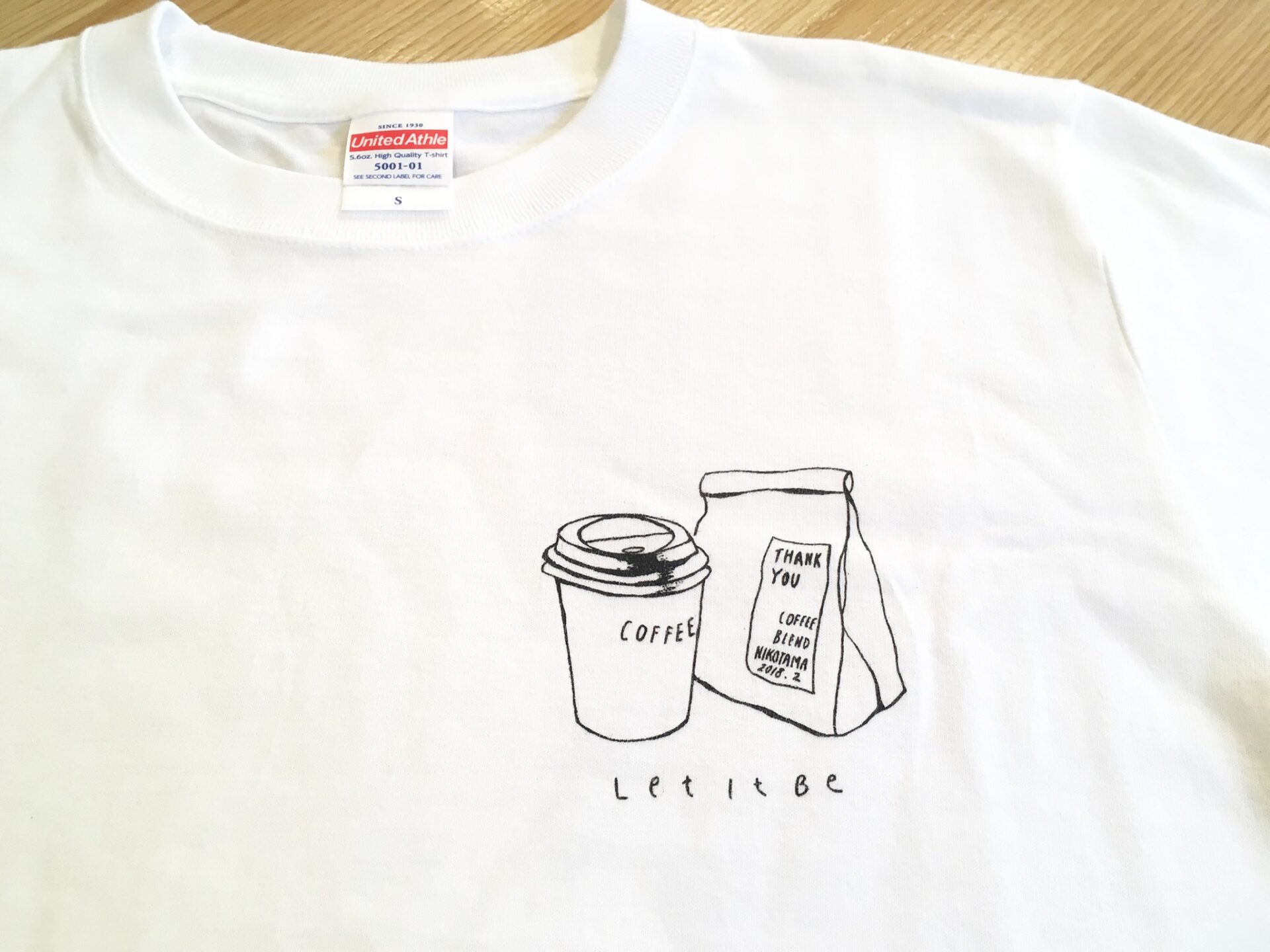 レットイットビーコーヒーのオリジナルTシャツ