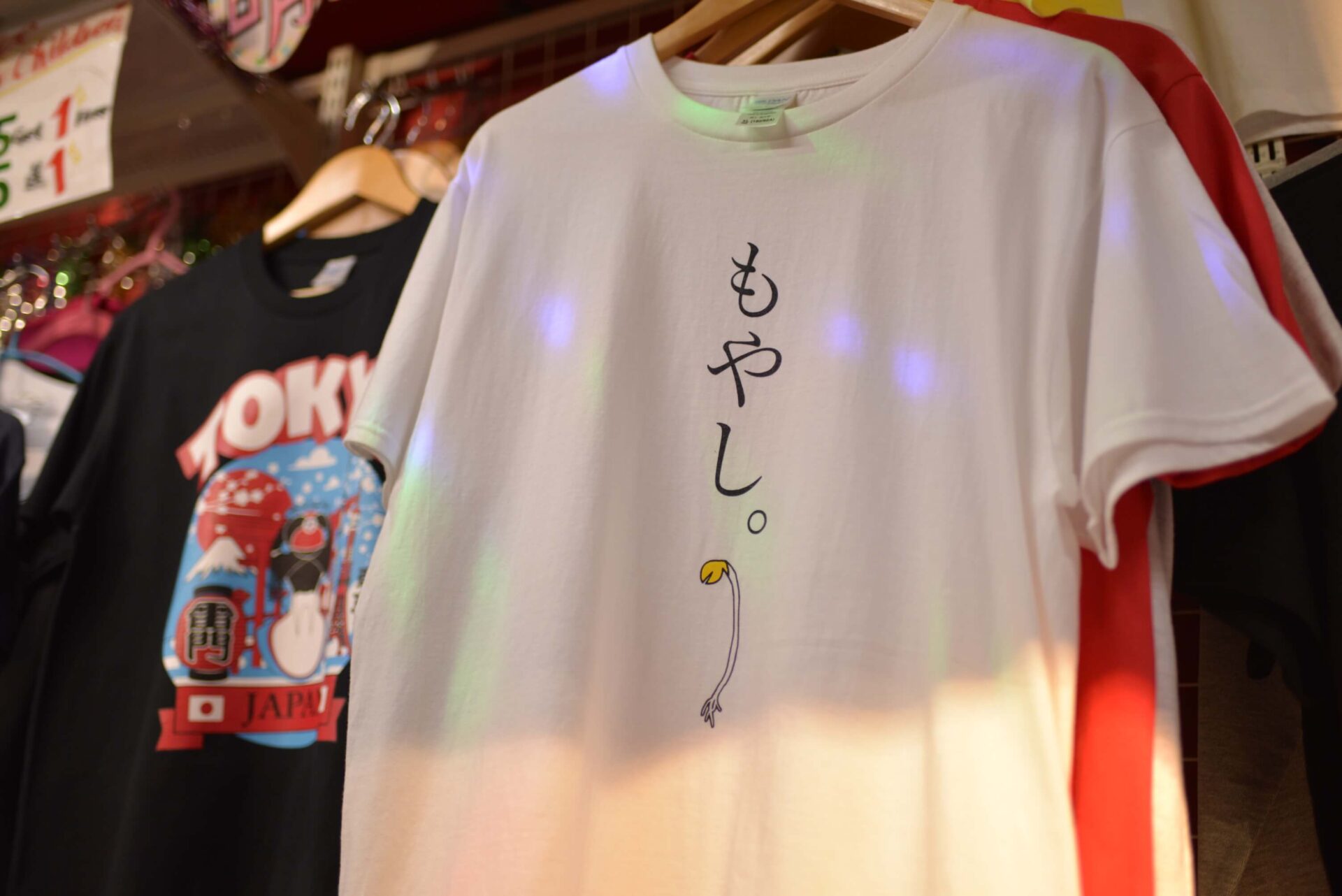 浅草のオリジナル日本語tシャツが外国人から人気の理由に迫る P1 Connect