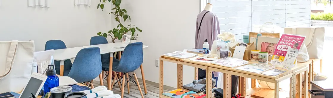 店舗でオリジナル作成のご相談を承ります。商品や加工サンプルを実際に見ていただけます。